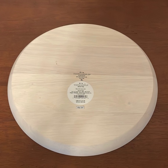 NWT Threshold 12”W Whitewashed Rubberwood Round Serve Tray - Picture 3 of 8